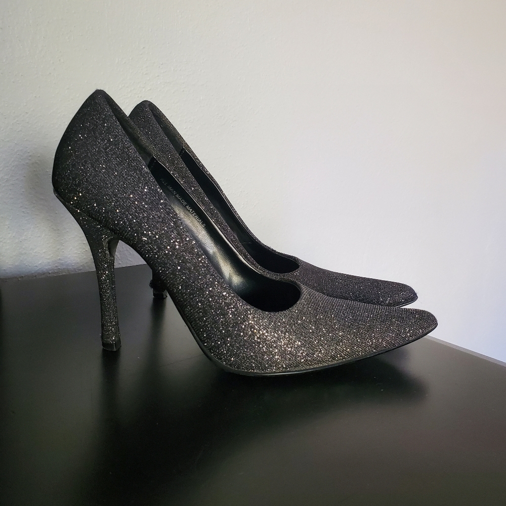 Le Chateau Glitter Pump